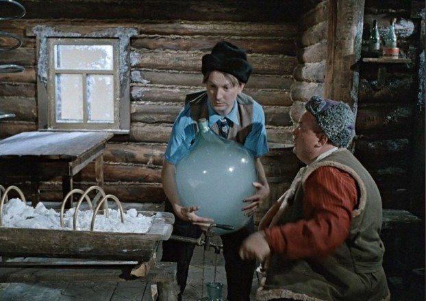 Саратовский пенсионер торговал дома самодельной водкой